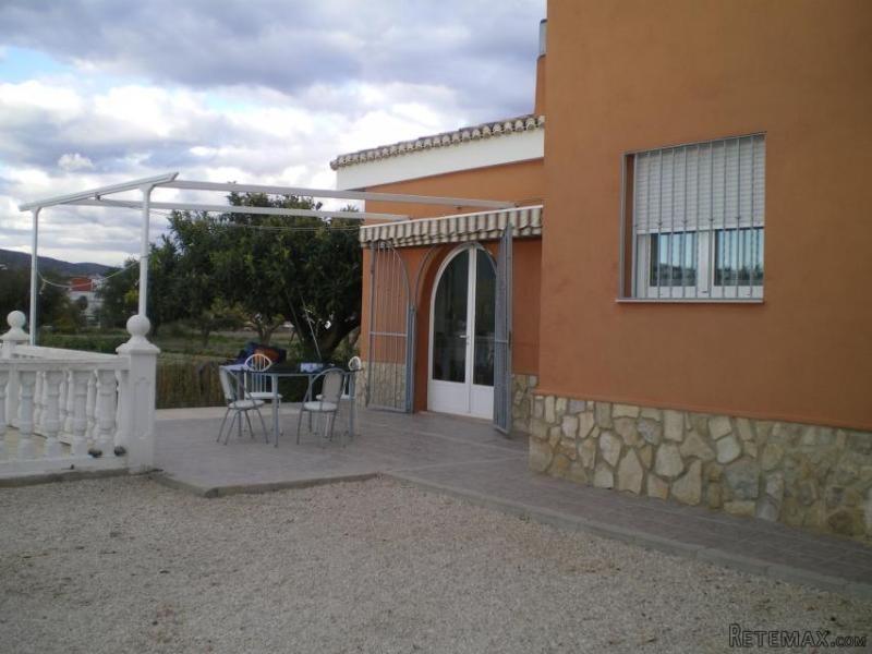 4 bedroom villa with pool (Ref. PV17021) - 2