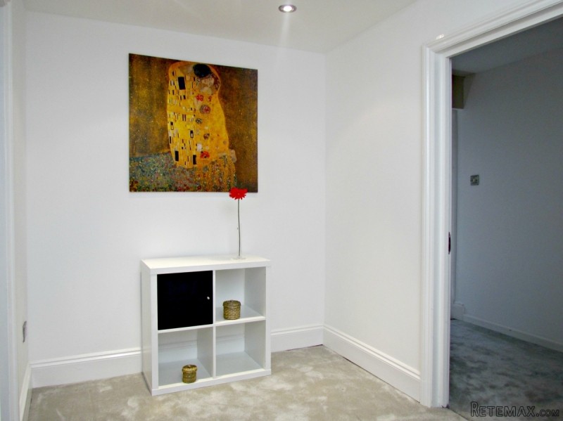 Single with single bed near Ealing.. - 2
