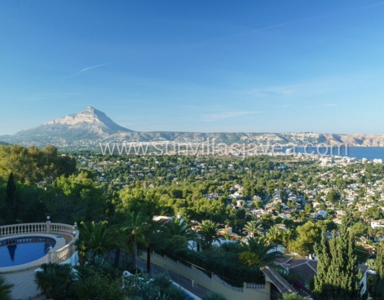 Reduced - Large Villa With Exceptional..