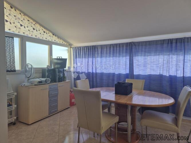 Stambeno-poslovni objekt u okolici Poreča 208m2