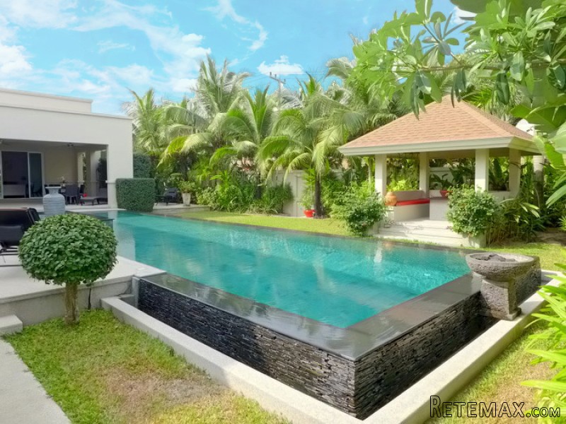 The Vineyard II: 3 bedroom designer..