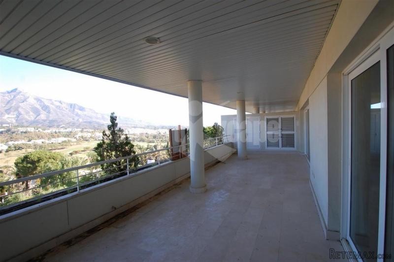Apartment For Sale In Nueva Andalucia..