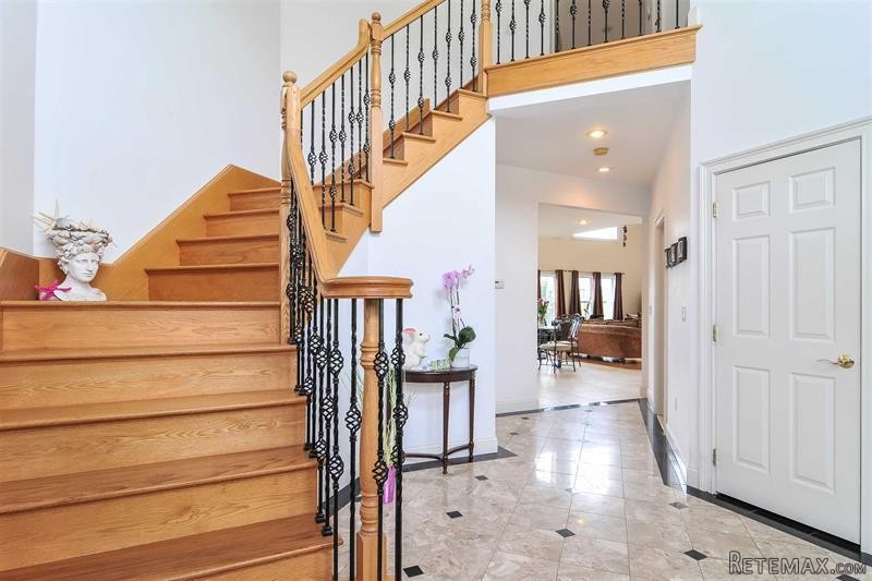 4 bedroom House For Sale: 3 Trinity Way.. - 2