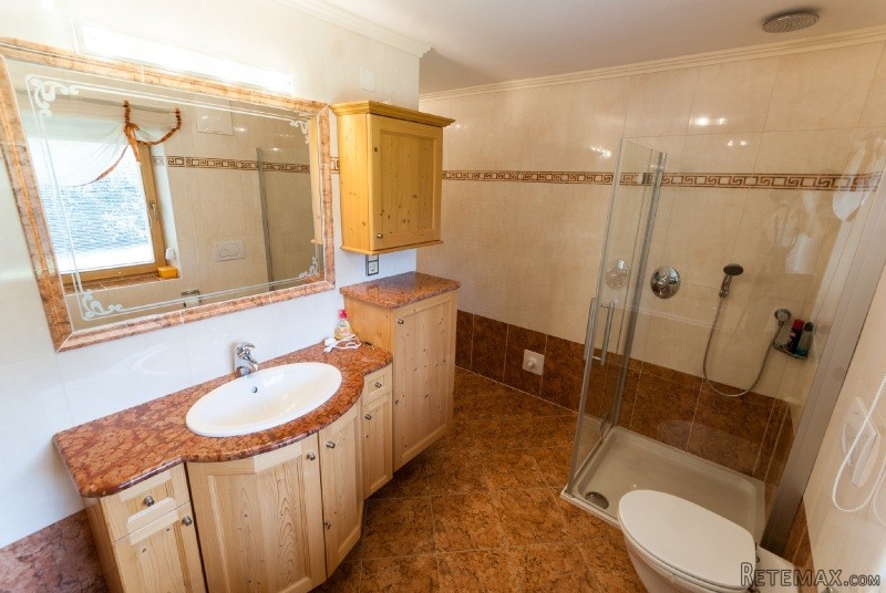 Beautiful House With Large Basement In..