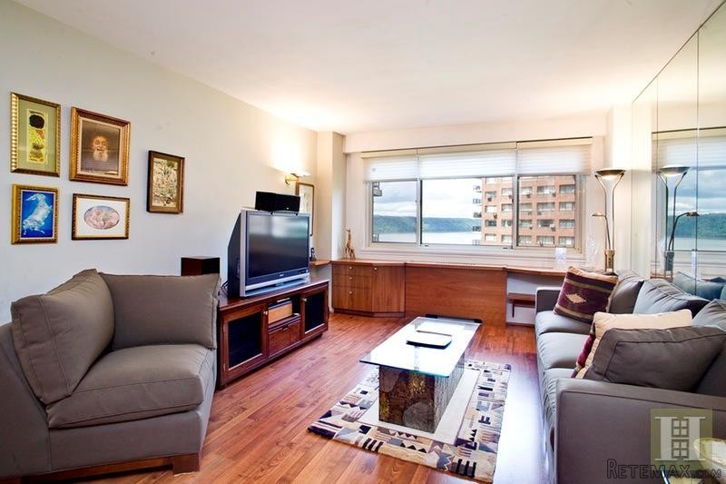 1 bedroom Apartment For Sale: 2621..