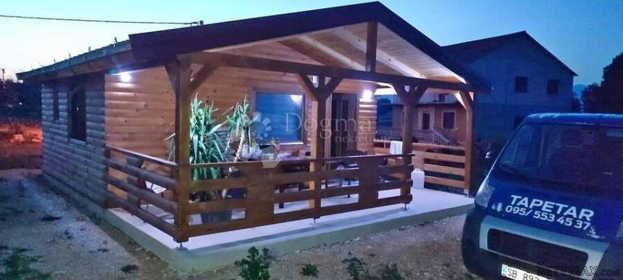 GRAĐEVINSKO ZEMLJIŠTE S KUĆOM OD 48 M2, PRIDRAGA - 2