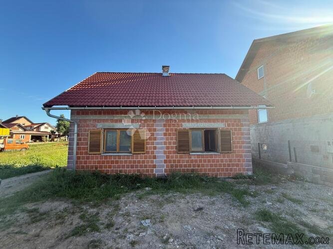KUĆA ZGRADA DVORIŠTE I NAMJEŠTAJ BLIZINA CENTRA - 2