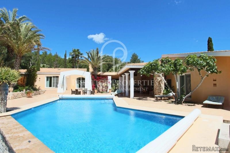 Large an beautiful property on the..