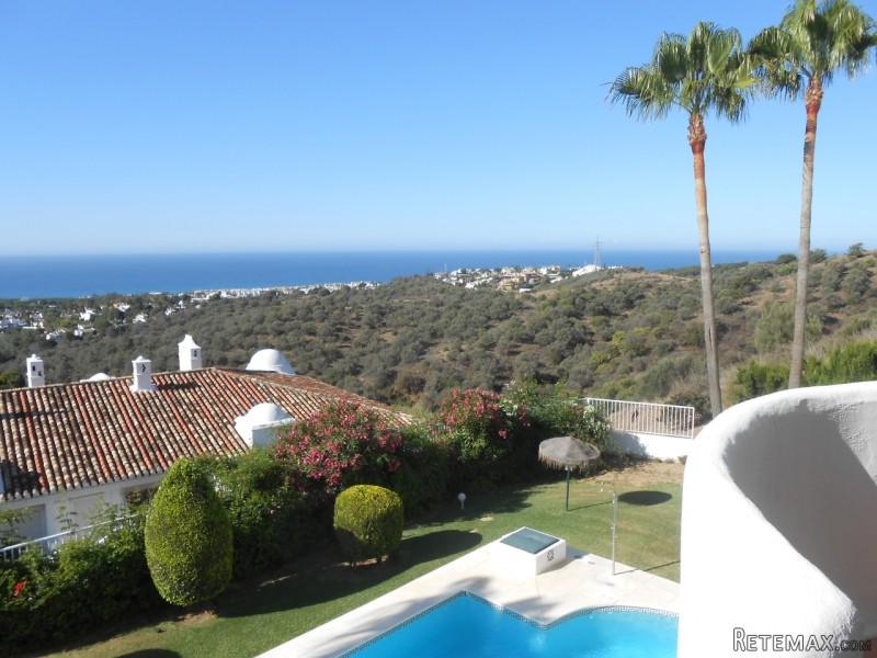 APARTMENT FOR SALE IN CALAHONDA