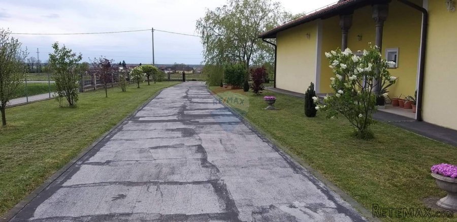 Pisarovina, Bratina, Obiteljska kuća 590m2, okućnica 3868m2, - 5