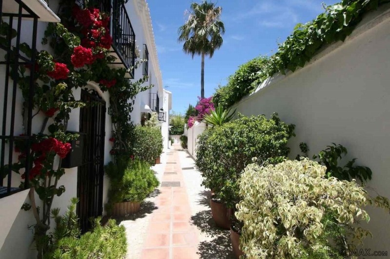 TOWNHOUSE FOR SALE IN FUENGIROLA - 2