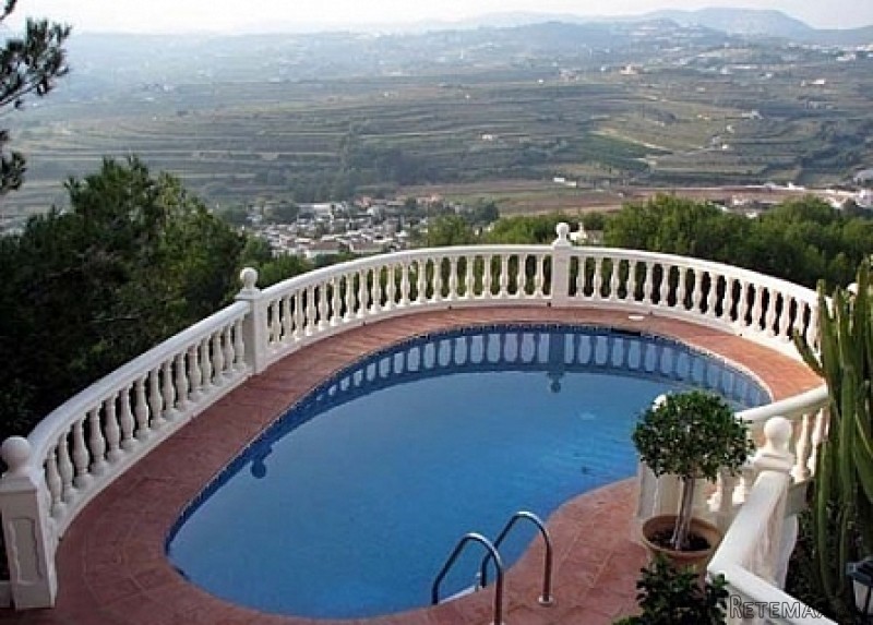 4 Bedrooms - Villa - For Sale - 2