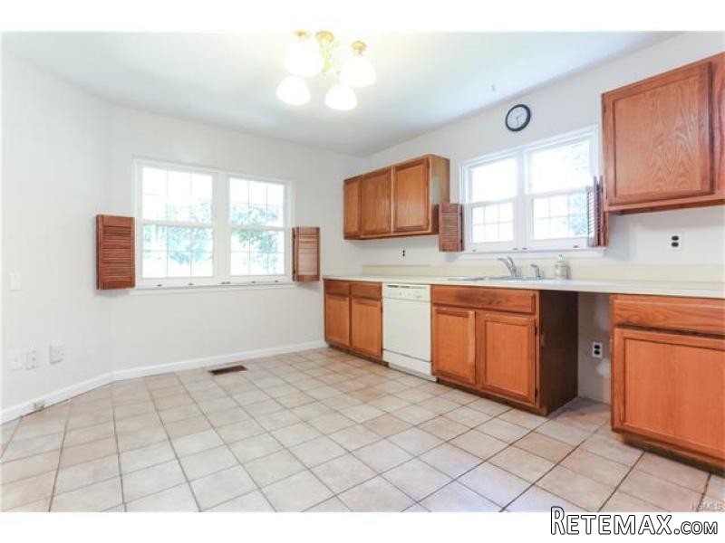 2 bedroom House For Sale: 61 Colby.. - 2