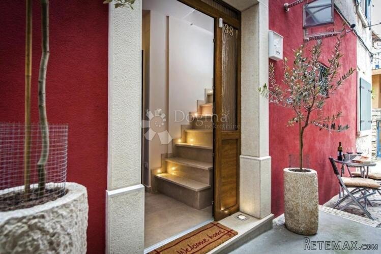 ROVINJ – INVESTICIJSKA PRILIKA: DVA APARTMANA