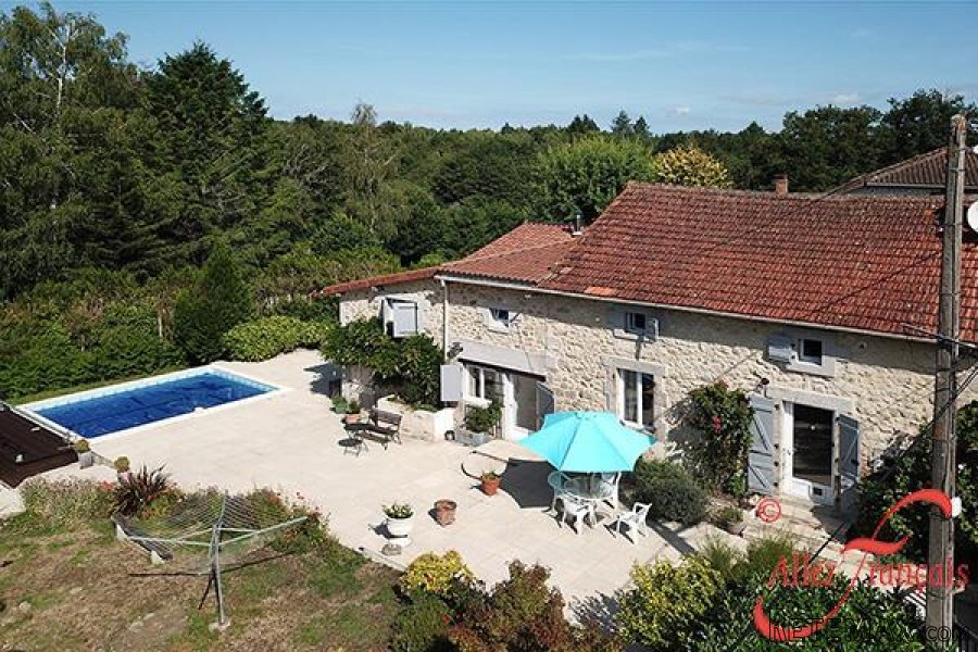 Piégut-Pluviers (Dordogne) - Charming, renovated stone cottage..