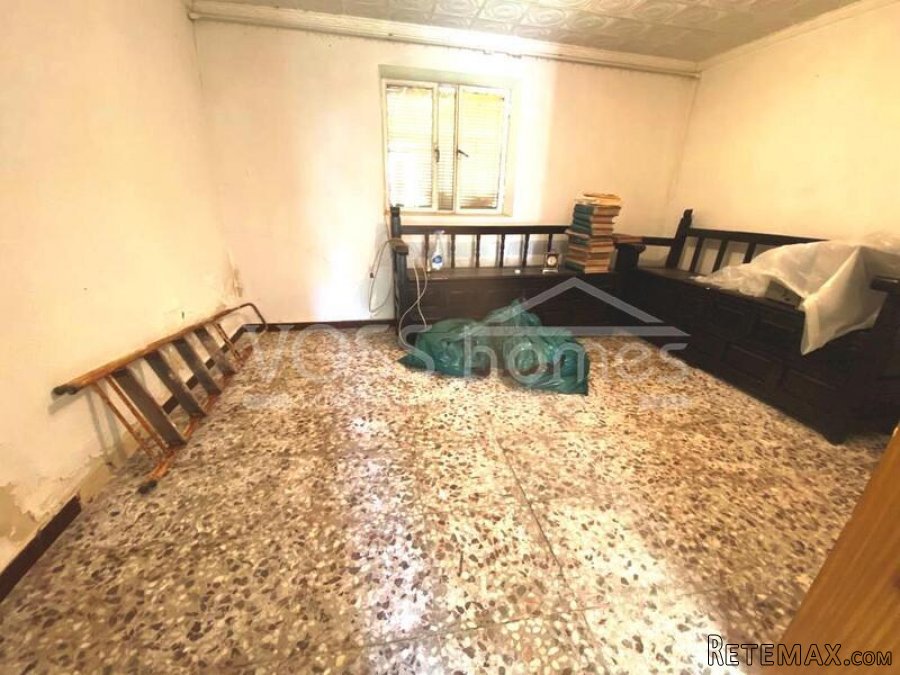 NEW LISTING - Habitable Country House to renovate of 248m2.. - 11