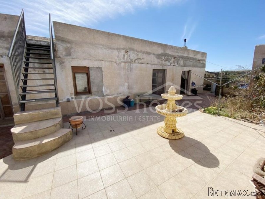 NEW & EXCLUSIVE TO VOSS HOMES - A large 174m2, deceptivey.. - 12
