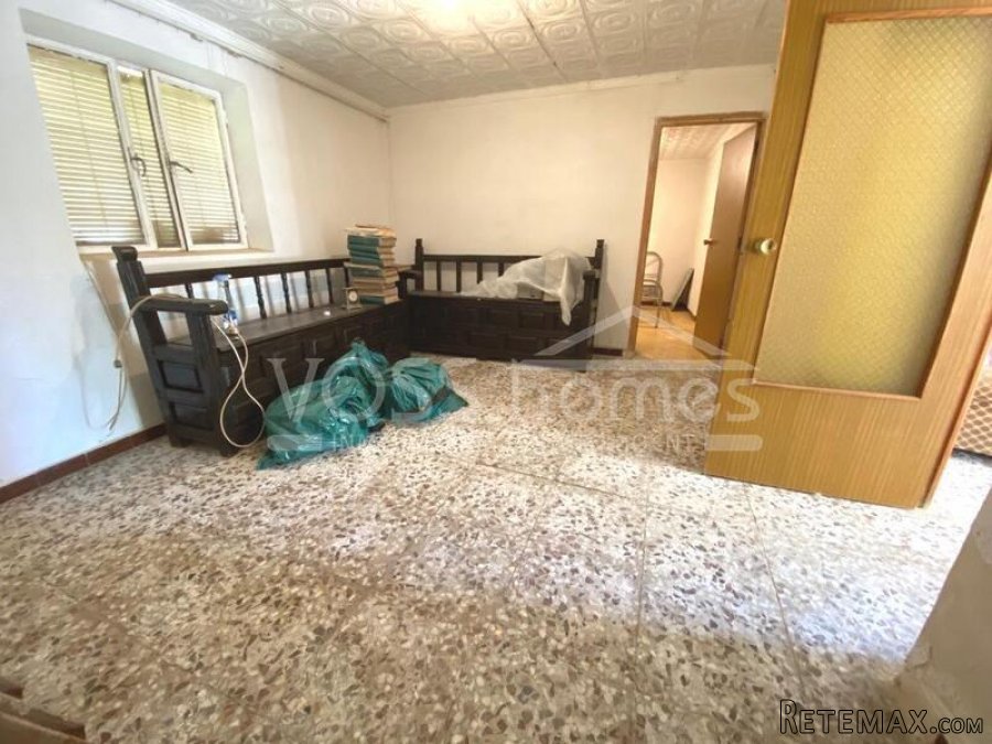 NEW LISTING - Habitable Country House to renovate of 248m2.. - 12