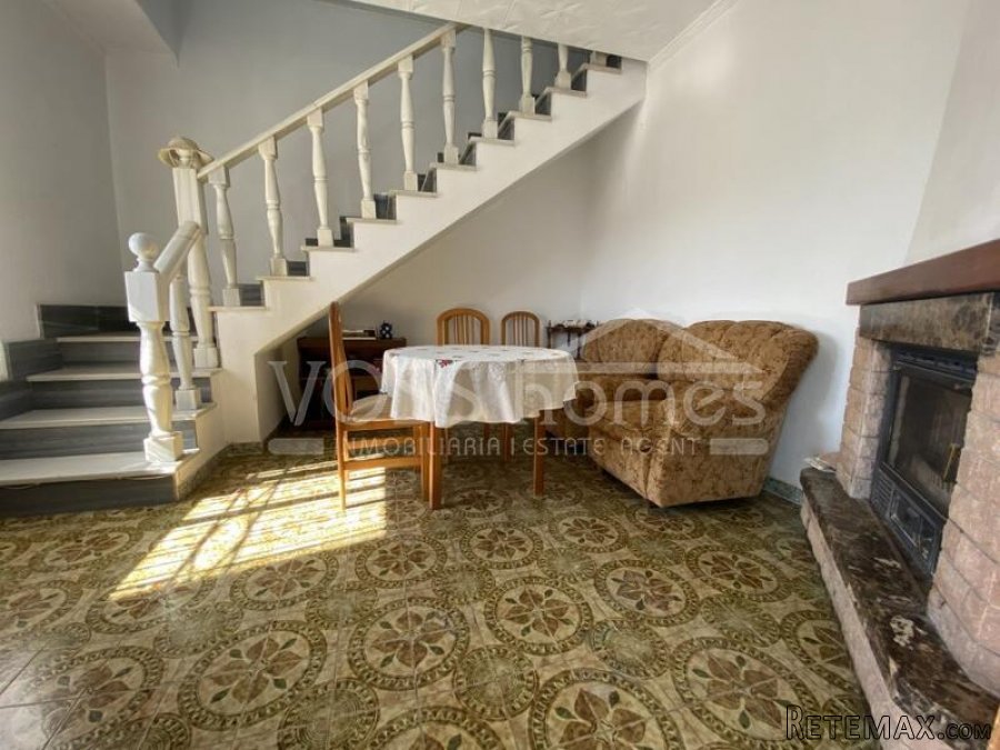 NEW TO VOSS HOMES - A very attractive, 2 storey, 5+ bed.. - 12