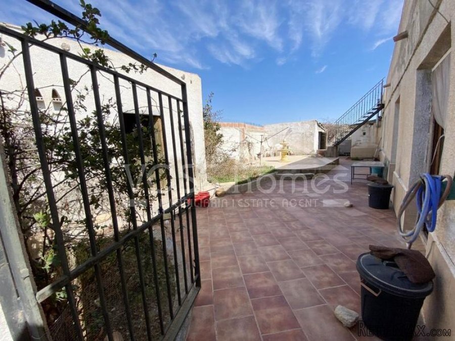 NEW & EXCLUSIVE TO VOSS HOMES - A large 174m2, deceptivey.. - 13