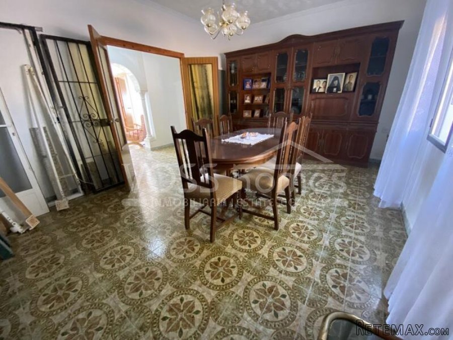 NEW TO VOSS HOMES - A very attractive, 2 storey, 5+ bed.. - 13