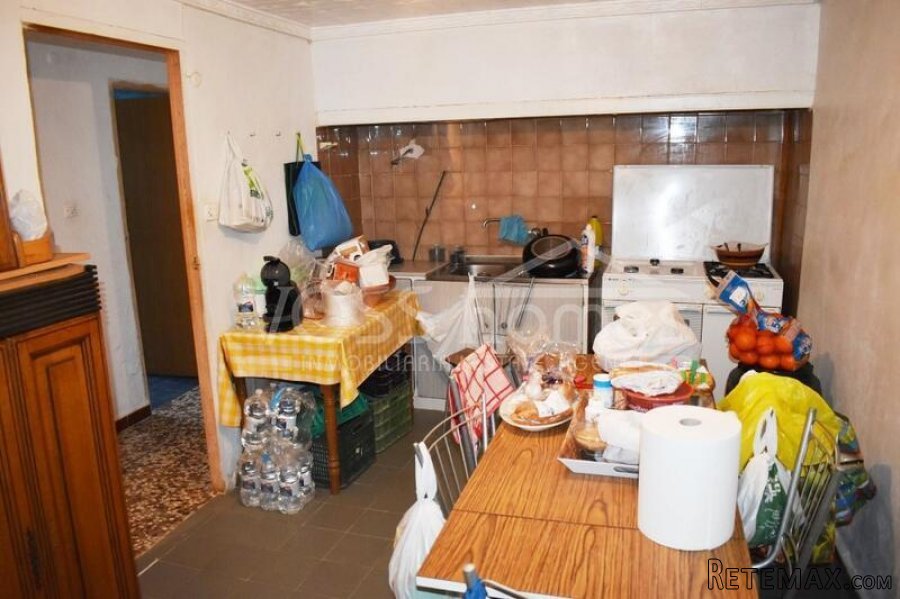 NEW LISTING - Habitable Country House to renovate of 248m2.. - 14