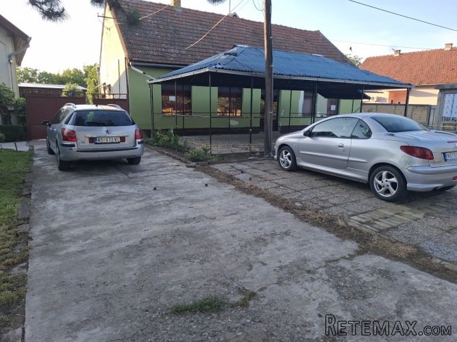 Prodajem kucu u Temerinu sa lokalom i 3 zasebna stana - 16