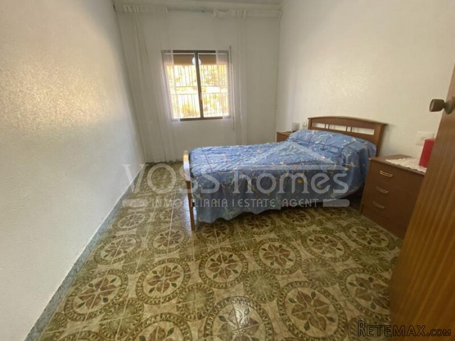 NEW TO VOSS HOMES - A very attractive, 2 storey, 5+ bed.. - 19