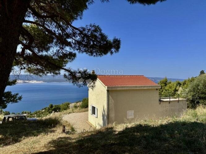 Lokva Rogoznica - Kuća sa zemljištem