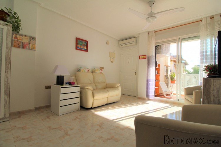 2 Bedroomed Apartment with 2 Community Pools walk to.. - 2
