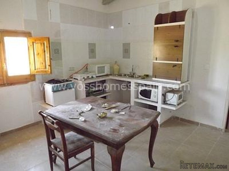 A 2 bed, 1 bath recently built, country house in need of.. - 4