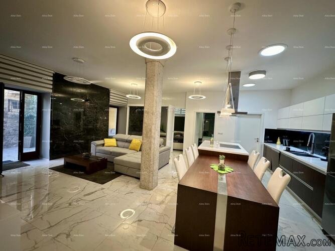 Prelijepa kuća s tri etažirana apartmana u staroj jezgri g.. - 4