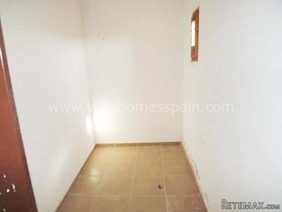 A 2 bed, 1 bath recently built, country house in need of.. - 9