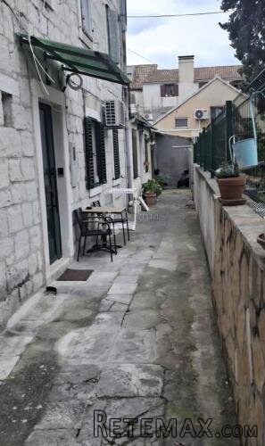 Prizemlje s mogućnošću nadogradnje , Split, centar - 2