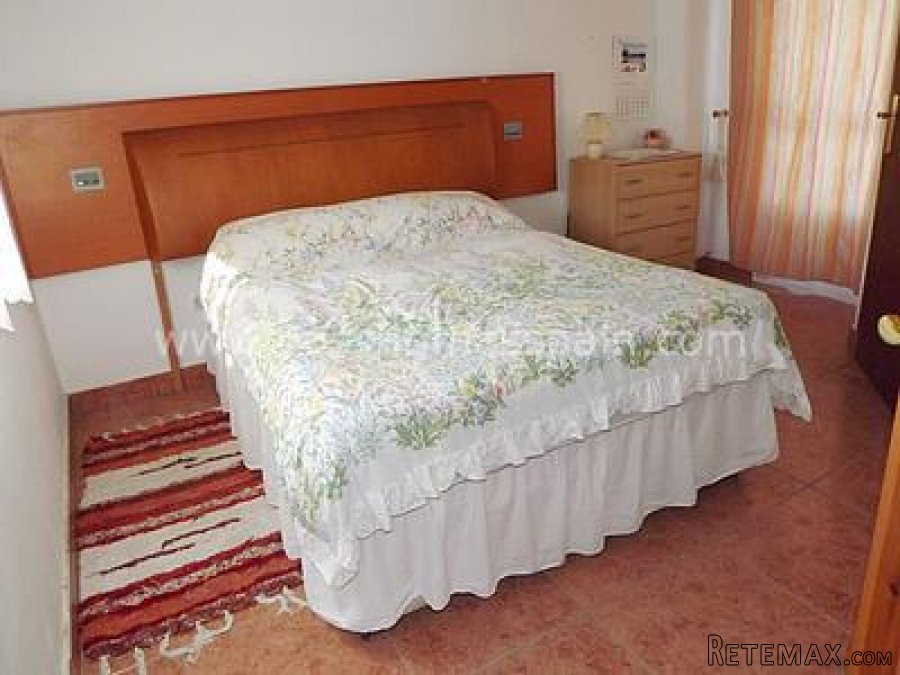 Large 180m2, semi-detached (but private) family home or B&B.. - 7