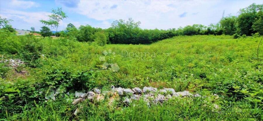 PRILIKA, GRAĐEVINSKO ZEMLJIŠTE NA TOP LOKACIJI