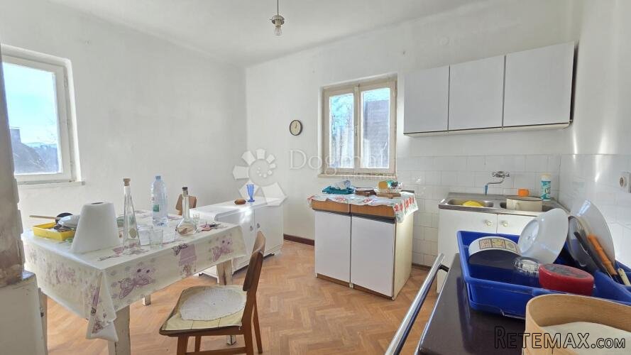 Vrbovsko, uredna samostojeća kuća sa velikom okućnicom - 2