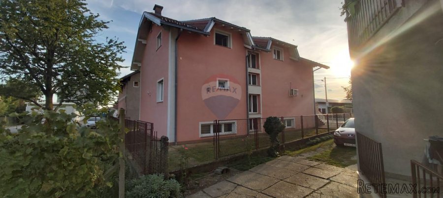 Zagreb, Sesvete - Kuća od 360 m2, dva stana + dva poslovna