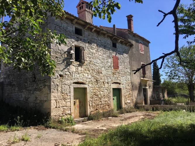 KANFANAR, starina na zemljištu od 6166 m2 - 2
