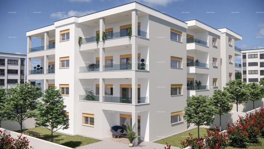 Prodaja- Moderni stan u Puli, idealan za obitelj. 200m od..