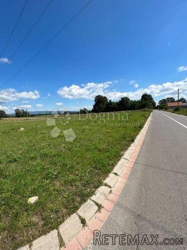 GRAĐEVINSKO / POLJOPRIVREDNO ZEMLJIŠTE GOSPIĆ 18000M2