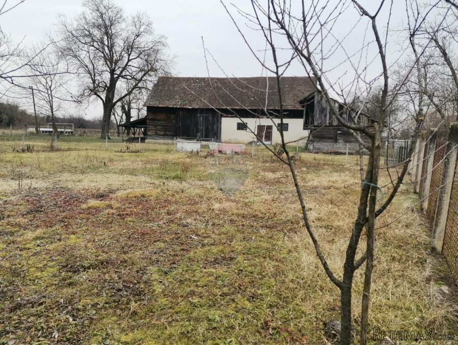 Rugvica, okolica, autohtona obiteljska kuća, gospodarski obj - 5