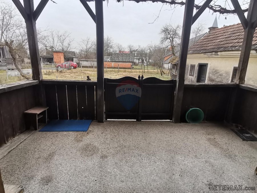 Rugvica, okolica, autohtona obiteljska kuća, gospodarski obj - 6