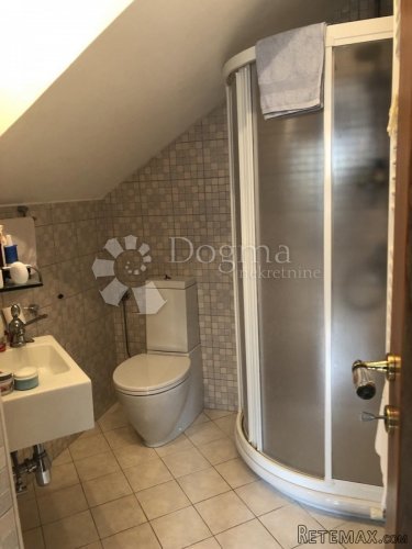 Samostojeća kuća modernog projekta s predivnim pogledom - 8