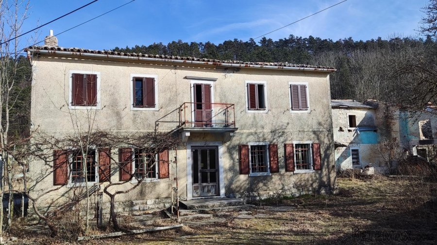 Istra, Ćićarija, kompleks kamenih kuća - pogodno za turizam