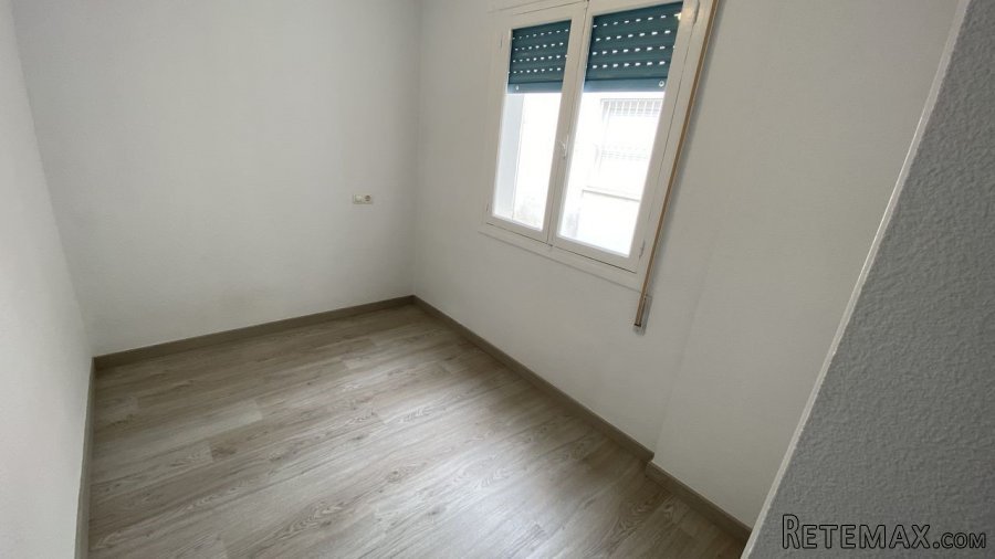Nice semi renovated flat of 88,90 m2 in the centre of.. - 3