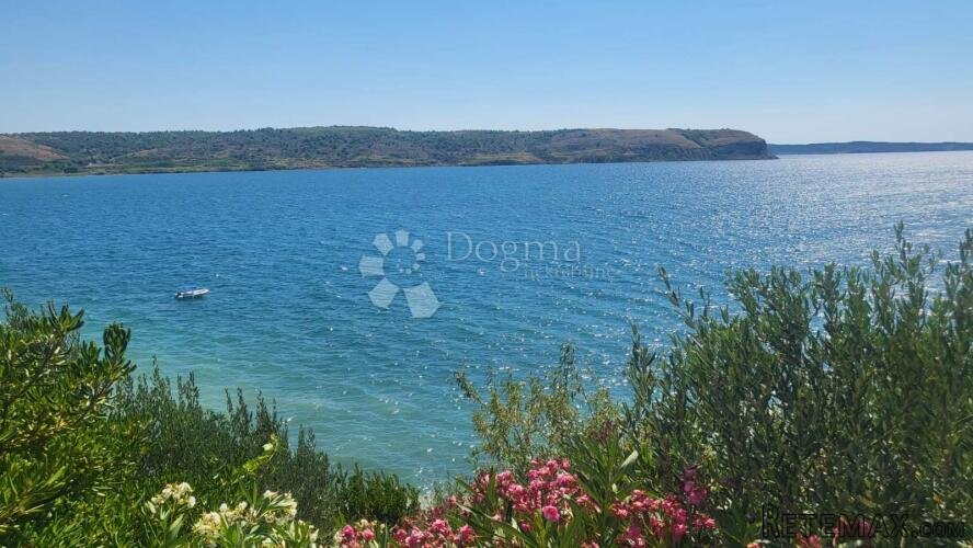 Rtina TOP LOKACIJA/PRILIKA! - 1.red do mora,kuća s masliniko - 3