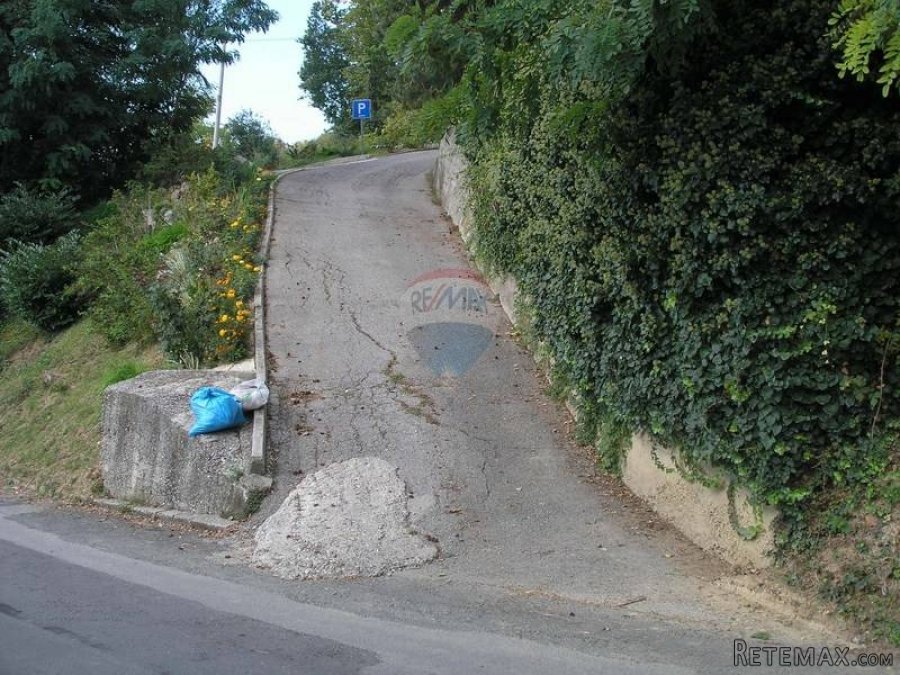 ZAGREB - kuća u podsljemenskoj zoni, zapad - 4