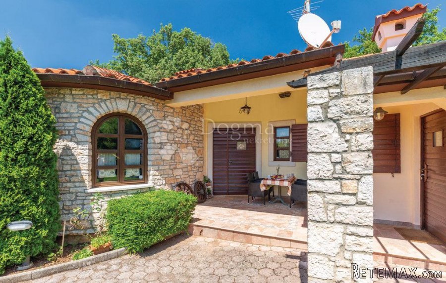 Kamena kuća na šarmantnom imanju - 7