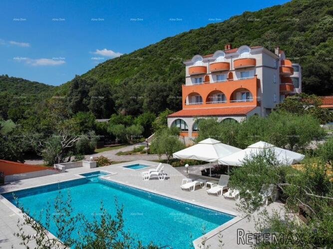 Investicija iz snova: šarmantni hotel u Krnici, 200 m od.. - 2